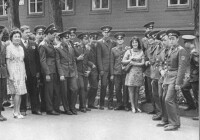 1975г. 18 мая гУльяновск 3а.э. у музея В.И.Л.