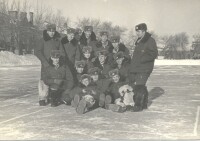 Сызрань, 1977 год . 65 к.о. собралось на прыжки.
