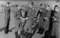 У казармы перед построением 69 к.о.