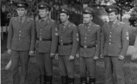 3 аэ 1 звено 4 летная группа. А.Зайцев, С.Левин, В.Шапрынский, В.Баршинов и А.Тимошенков. Первых троих оставили инструкторами.