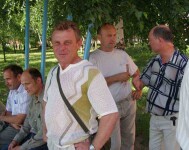 Юбилей выпуска_И.Ивлев и др. у нашей казармы