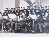 В увольнение-через хор