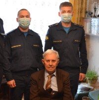 Ветерана поздравили курсанты
