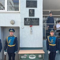 Остался в небе навсегда: в лицее №11 открыли доску Герою России Алексею Волчкову