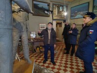 Скульптура в честь инструкторов СВВАУЛ