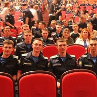 Курсанты СВВАУЛ — на спектакле «Фуга ля минор»